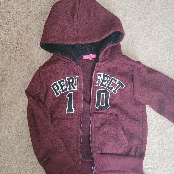 Sweatsuit - Picture 3 of 4